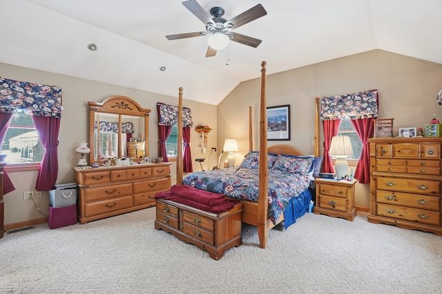 305 Shag Bark Road, Taunton, MA 02780