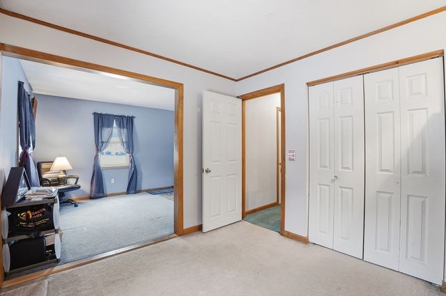 305 Shag Bark Road, Taunton, MA 02780