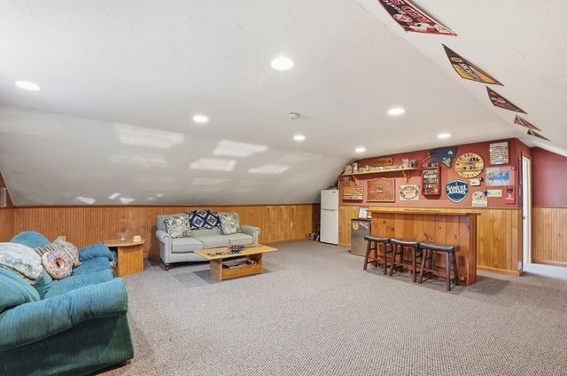 305 Shag Bark Road, Taunton, MA 02780