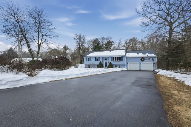 305 Shag Bark Road, Taunton, MA 02780