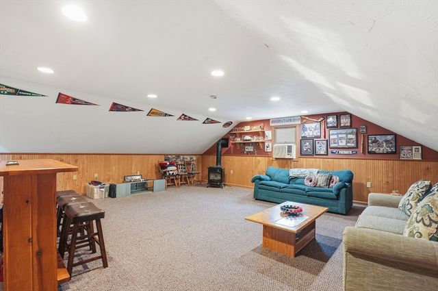 305 Shag Bark Road, Taunton, MA 02780