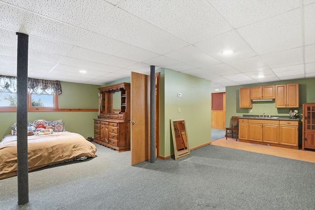 305 Shag Bark Road, Taunton, MA 02780