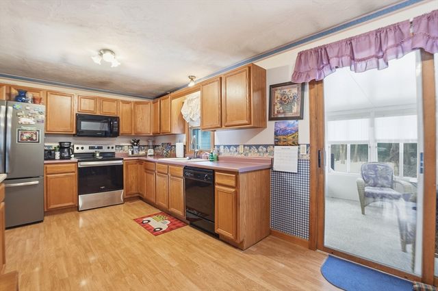 305 Shag Bark Road, Taunton, MA 02780