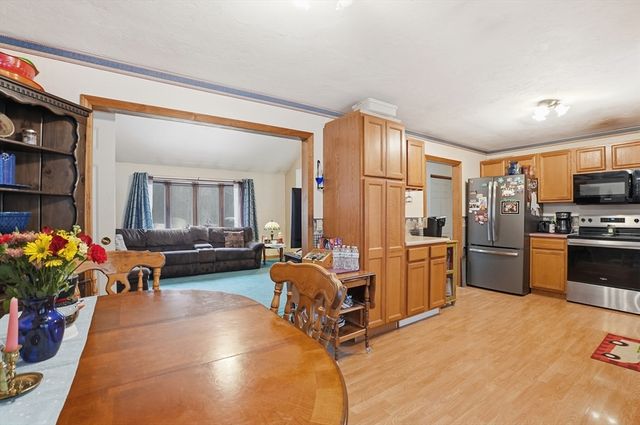 305 Shag Bark Road, Taunton, MA 02780