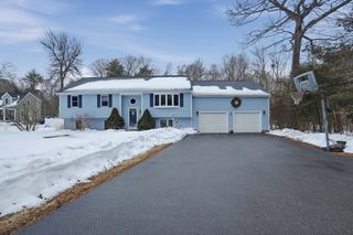 305 Shag Bark Road, Taunton, MA 02780