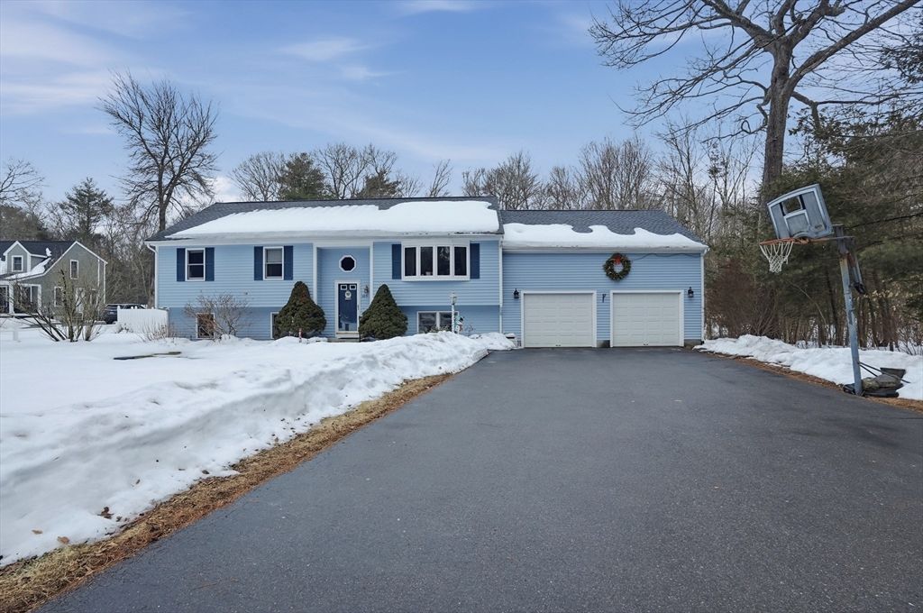 305 Shag Bark Road, Taunton, MA 02780