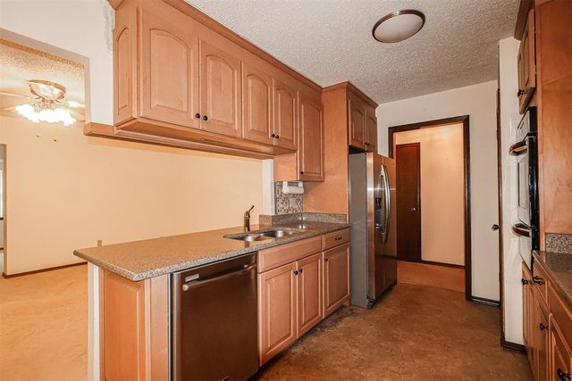 3409 Simmons Drive, Del City, OK 73115