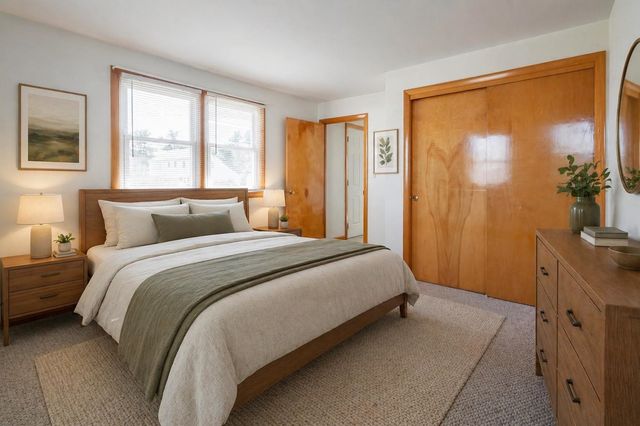 9 Juniper Lane, Nashua, NH 03063