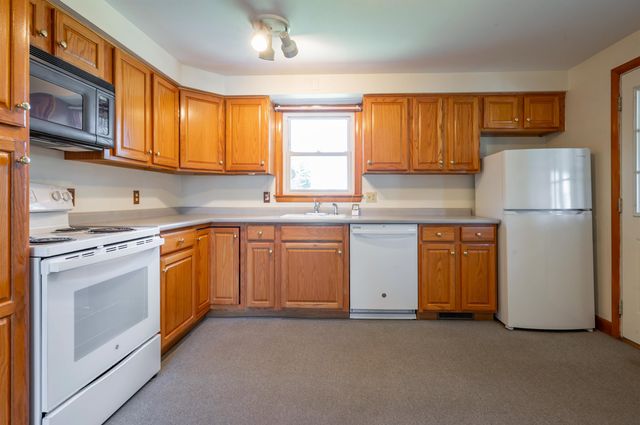 9 Juniper Lane, Nashua, NH 03063