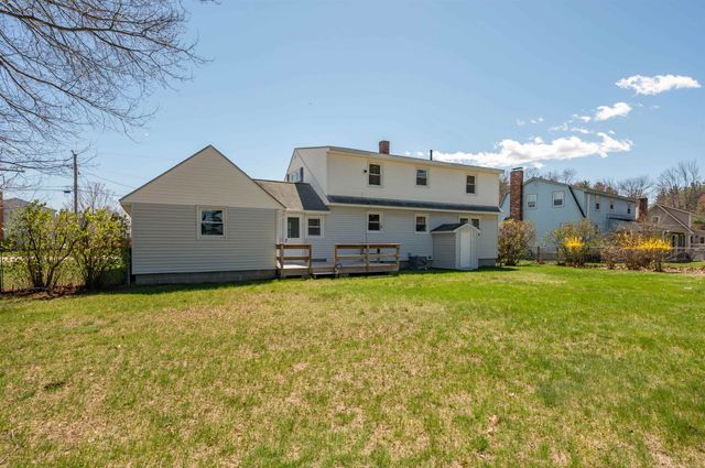 9 Juniper Lane, Nashua, NH 03063