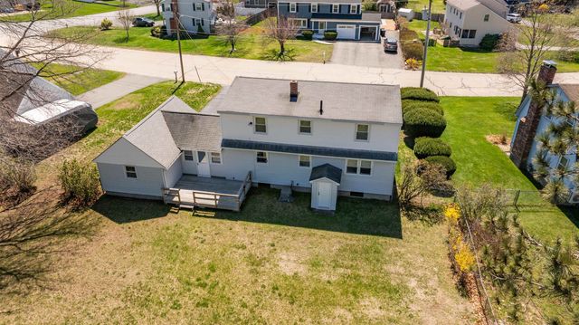 9 Juniper Lane, Nashua, NH 03063