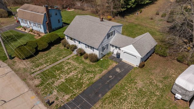 9 Juniper Lane, Nashua, NH 03063