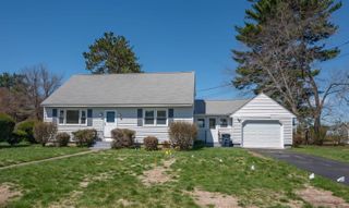 9 Juniper Lane, Nashua, NH 03063