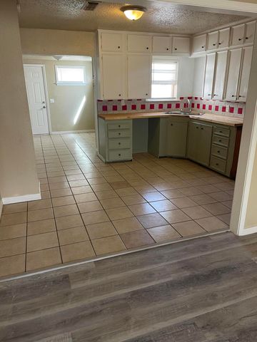 2310 38th Street, Lubbock, TX 79412