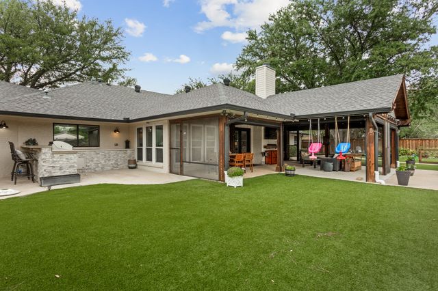 113 Red Oak Lane, Flower Mound, TX 75028