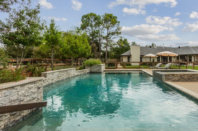 113 Red Oak Lane, Flower Mound, TX 75028