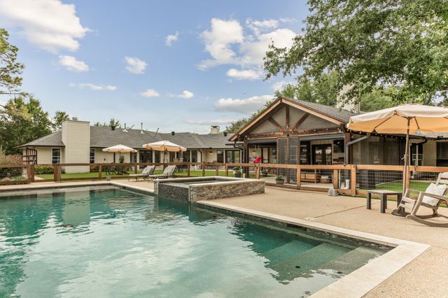 113 Red Oak Lane, Flower Mound, TX 75028