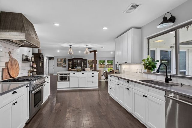 113 Red Oak Lane, Flower Mound, TX 75028