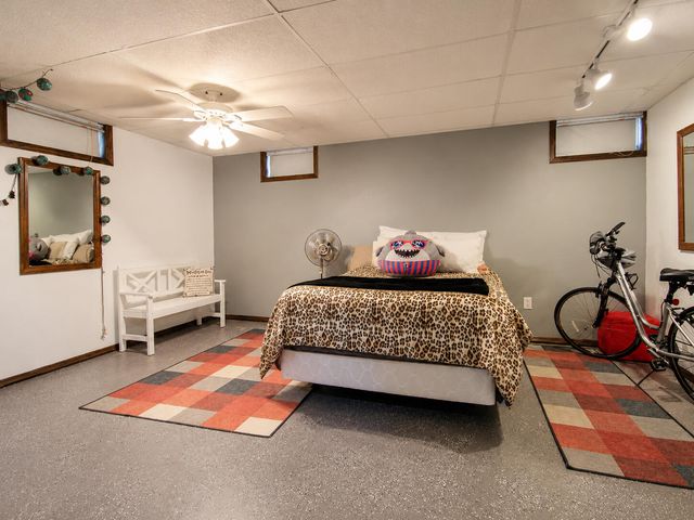 136 Sorrento Drive, Schererville, IN 46375