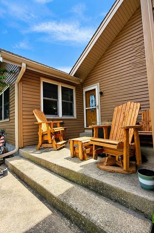 136 Sorrento Drive, Schererville, IN 46375
