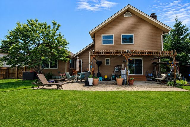 136 Sorrento Drive, Schererville, IN 46375