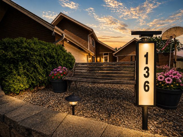 136 Sorrento Drive, Schererville, IN 46375