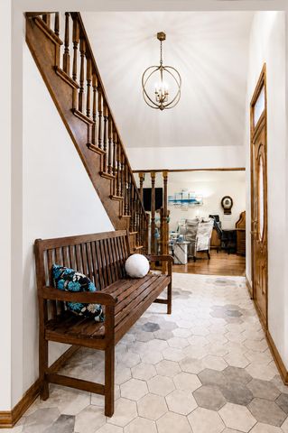 136 Sorrento Drive, Schererville, IN 46375