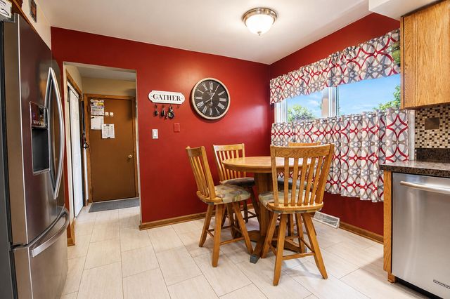136 Sorrento Drive, Schererville, IN 46375