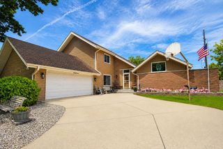 136 Sorrento Drive, Schererville, IN 46375