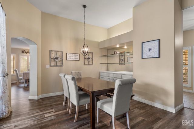 13801 Las Entradas, Bakersfield, CA 93314