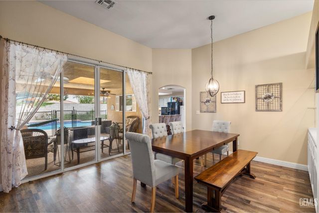 13801 Las Entradas, Bakersfield, CA 93314