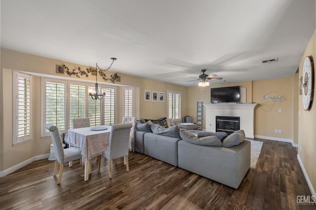 13801 Las Entradas, Bakersfield, CA 93314