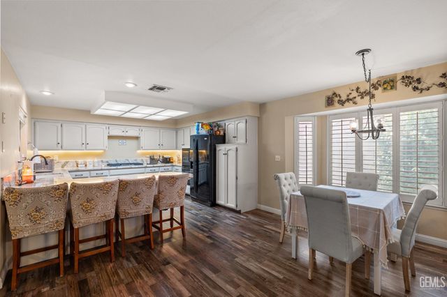 13801 Las Entradas, Bakersfield, CA 93314