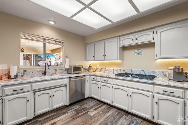 13801 Las Entradas, Bakersfield, CA 93314