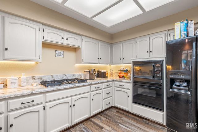 13801 Las Entradas, Bakersfield, CA 93314