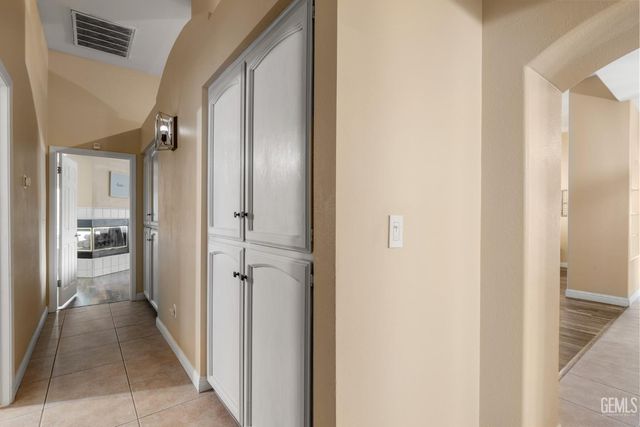 13801 Las Entradas, Bakersfield, CA 93314