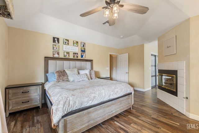 13801 Las Entradas, Bakersfield, CA 93314