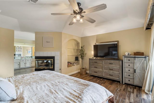 13801 Las Entradas, Bakersfield, CA 93314