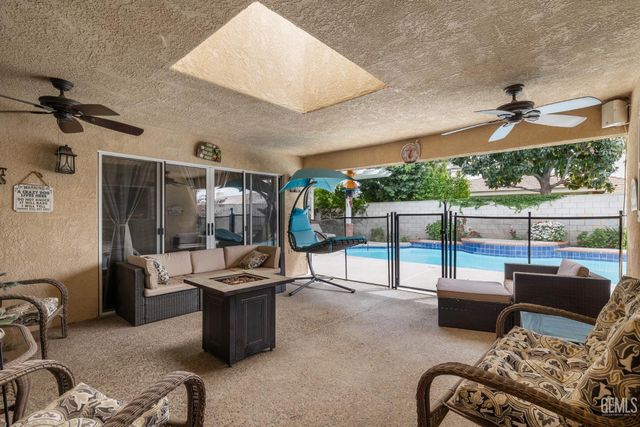 13801 Las Entradas, Bakersfield, CA 93314