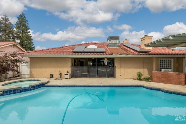 13801 Las Entradas, Bakersfield, CA 93314