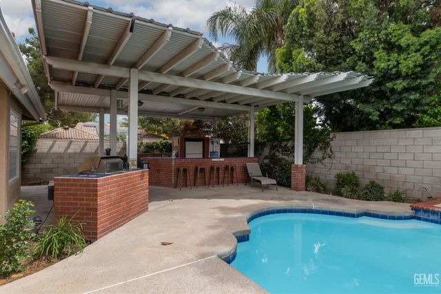 13801 Las Entradas, Bakersfield, CA 93314