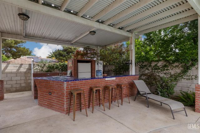 13801 Las Entradas, Bakersfield, CA 93314