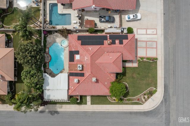 13801 Las Entradas, Bakersfield, CA 93314