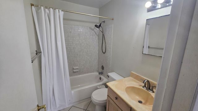 9911 Sandalfoot Boulevard 116, Boca Raton, FL 33428