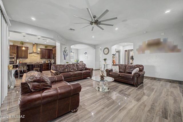 1504 N Plaza De Lirios, Tucson, AZ 85745
