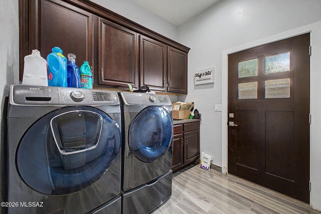 1504 N Plaza De Lirios, Tucson, AZ 85745