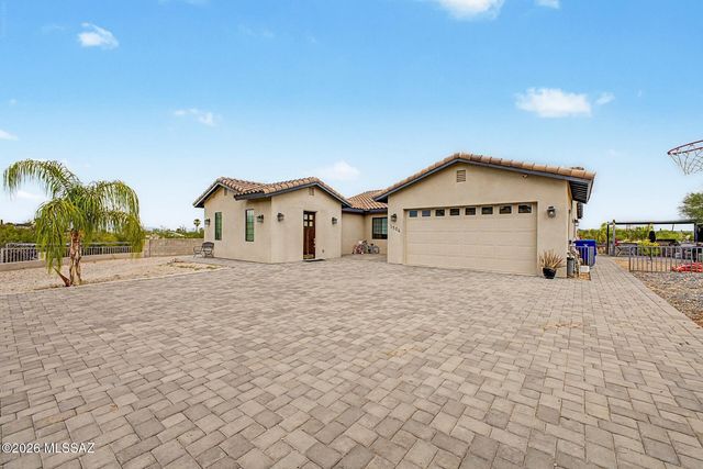 1504 N Plaza De Lirios, Tucson, AZ 85745