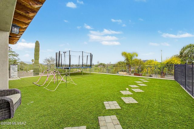 1504 N Plaza De Lirios, Tucson, AZ 85745