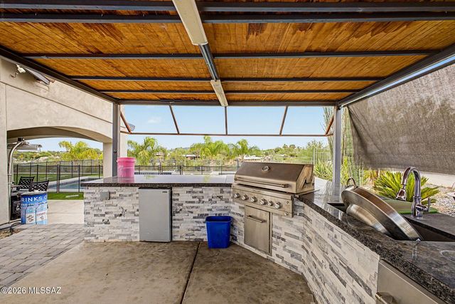 1504 N Plaza De Lirios, Tucson, AZ 85745