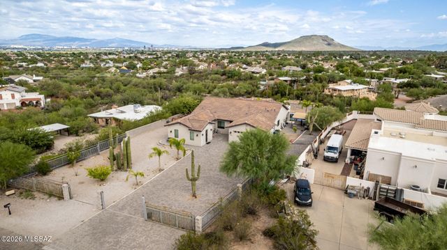 1504 N Plaza De Lirios, Tucson, AZ 85745